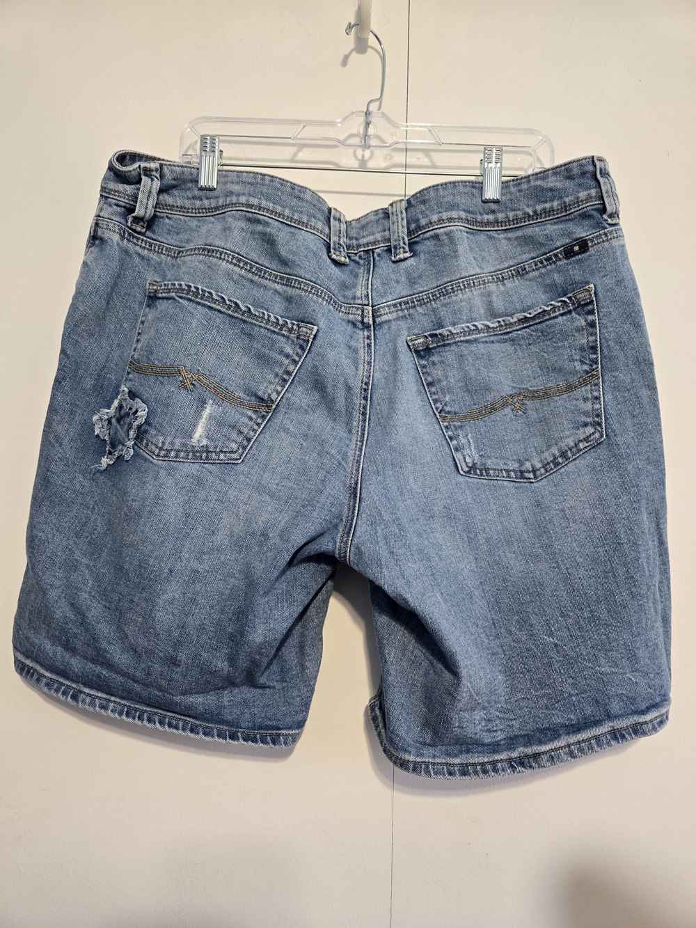 Lucky Brand Georgia Shorts Size 14 Blue Denim Star Distressed Stretch Mid Rise - Picture 5 of 9